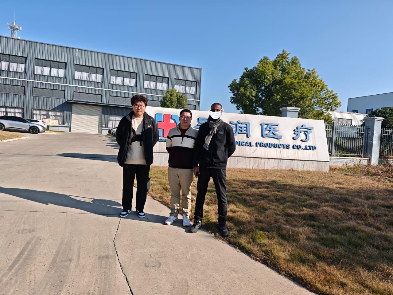 Pelanggan Afrika Mengunjungi Kilang Kami pada 15 Disember 2025: Memupuk Potensi Kerjasama Mendalam